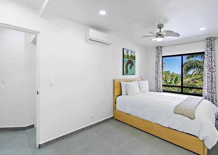 Modern Split-level 2-bedroom With Pools, Terrace & Easy Access Apartamento Coco