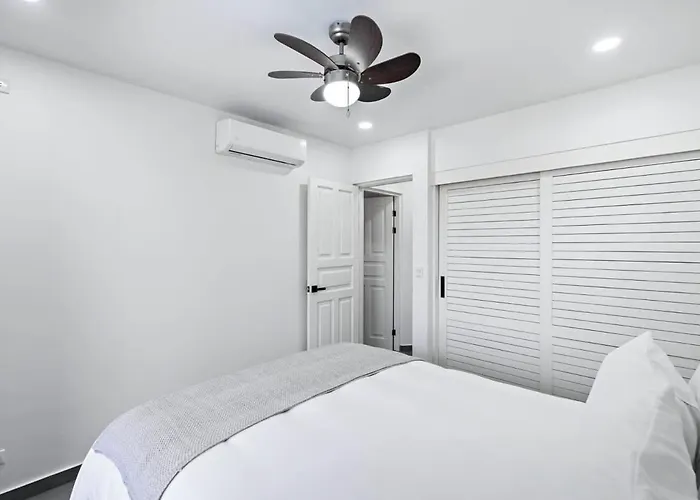 Apartamento Modern Split-level 2-bedroom With Pools, Terrace & Easy Access *