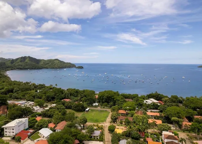 Modern Split-level 2-bedroom With Pools, Terrace & Easy Access Apartamento *