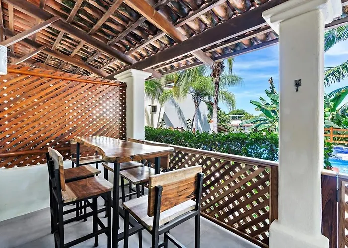 Modern Split-level 2-bedroom With Pools, Terrace & Easy Access Apartamento Coco