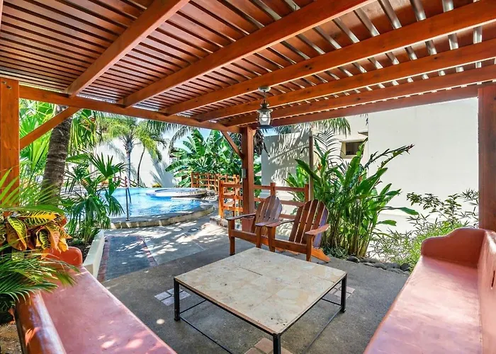 Modern Split-level 2-bedroom With Pools, Terrace & Easy Access Apartamento Coco